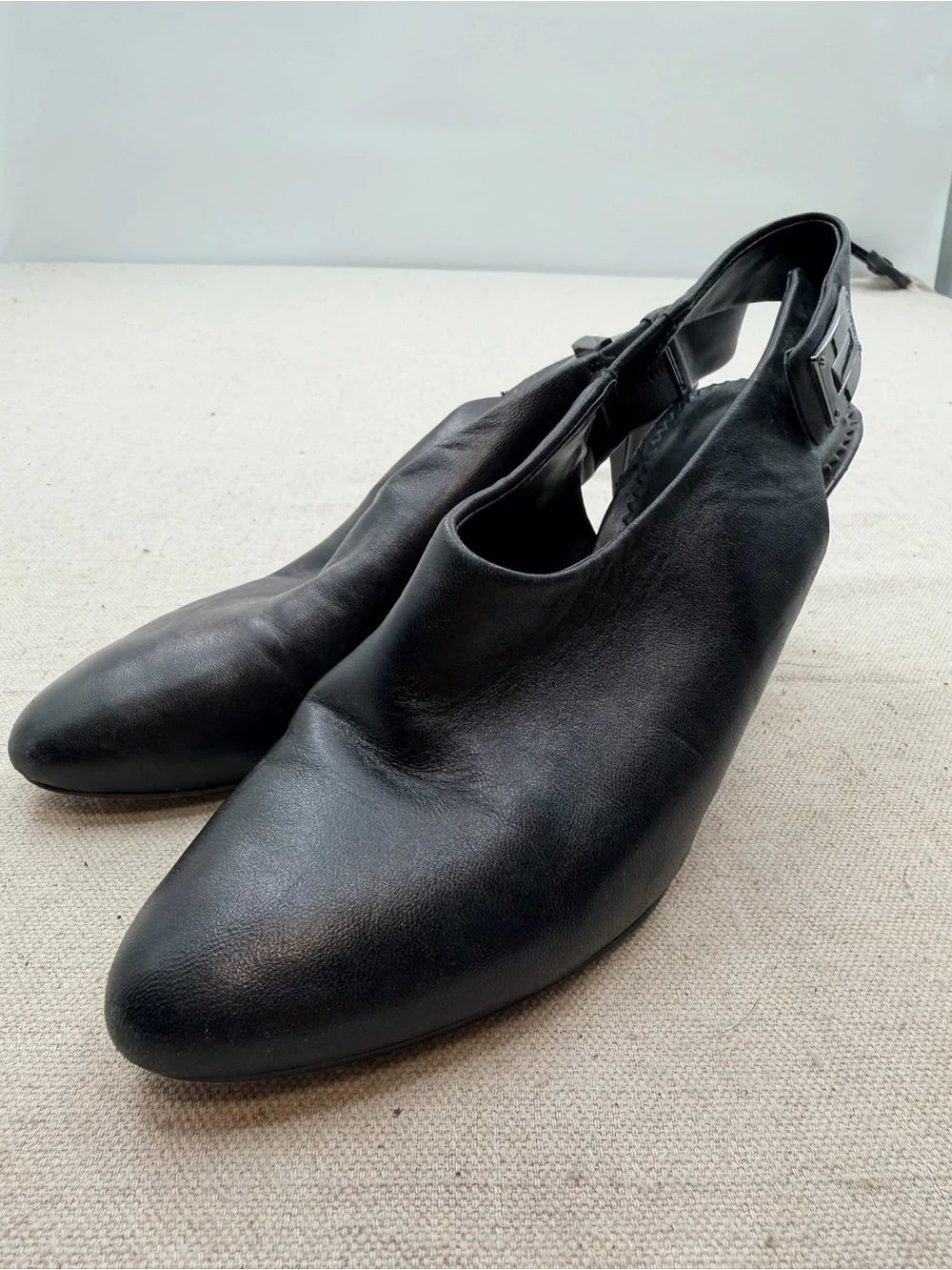 Karl Lagerfeld  Women’s Maddie Black Slingback Leather Pumps